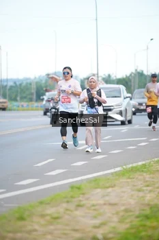 Runner Photo 1646304