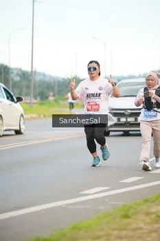 Runner Photo 1646339
