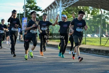 Runner Photo 1646523