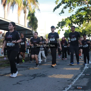 Runner Photo 1646696