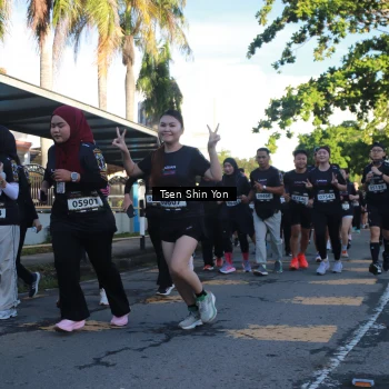 Runner Photo 1646736