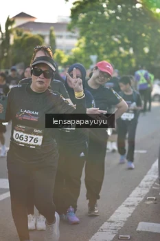Runner Photo 1646814
