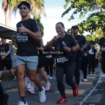 Runner Photo 1646875