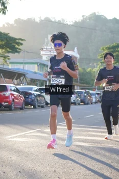 Runner Photo 1646937