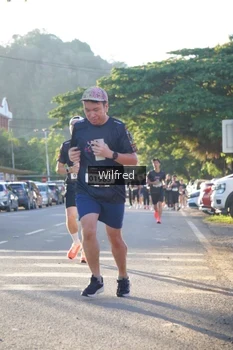 Runner Photo 1647001
