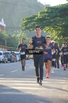 Runner Photo 1647051