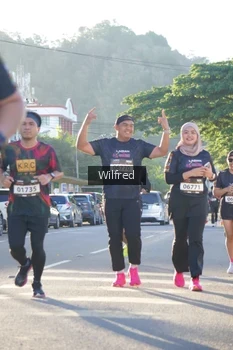 Runner Photo 1647138