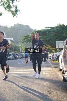 Runner Photo 1647199