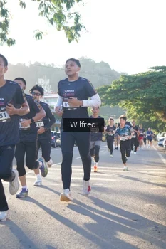 Runner Photo 1647271