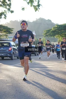 Runner Photo 1647300