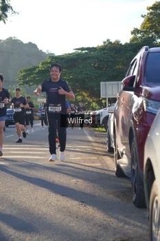 Runner Photo 1647330