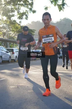 Runner Photo 1647369