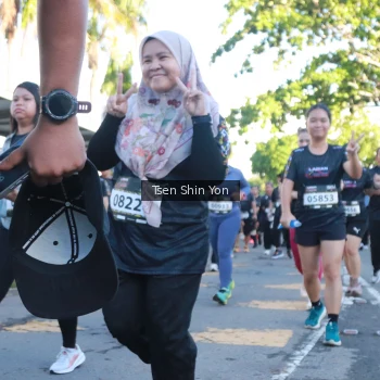 Runner Photo 1647416