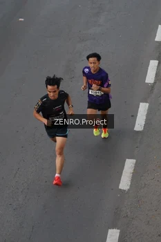 Runner Photo 1647597