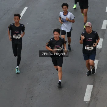 Runner Photo 1647638
