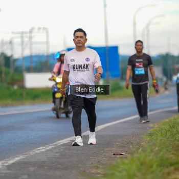Runner Photo 1647816