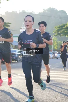 Runner Photo 1647872