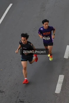 Runner Photo 1648001