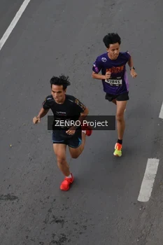 Runner Photo 1648093