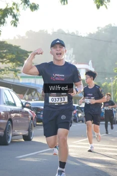 Runner Photo 1648344