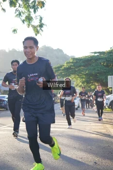 Runner Photo 1648460