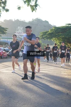 Runner Photo 1648719