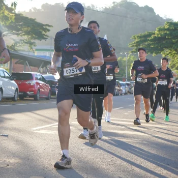 Runner Photo 1648760