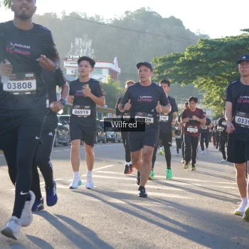 Runner Photo 1648762