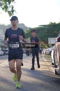 Runner Photo 1648811