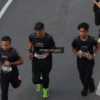Runner Photo 1648837
