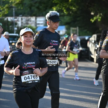 Runner Photo 1648842