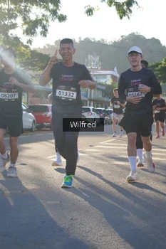 Runner Photo 1648932