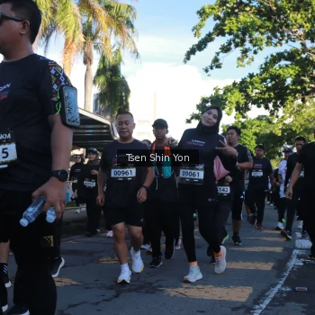 Runner Photo 1649003