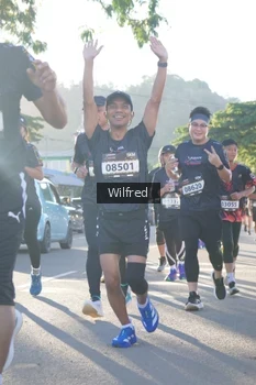 Runner Photo 1649021