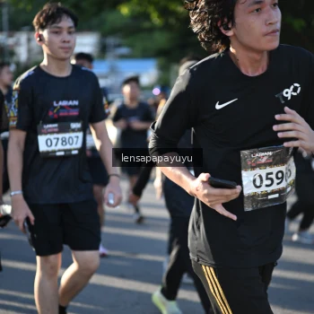 Runner Photo 1649128