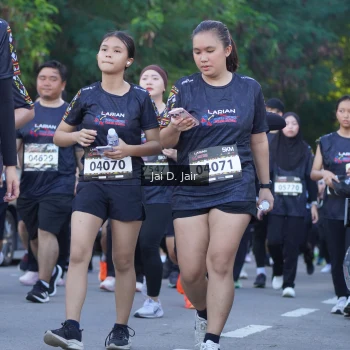 Runner Photo 1649324