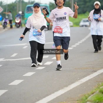 Runner Photo 1649348