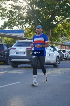 Runner Photo 1649351