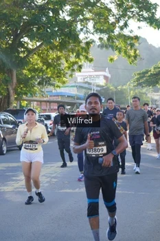 Runner Photo 1649410
