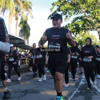 Runner Photo 1649422