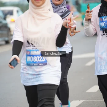 Runner Photo 1649600