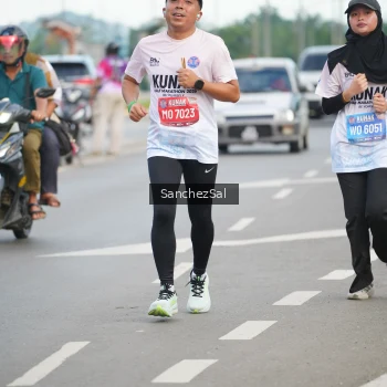 Runner Photo 1649621