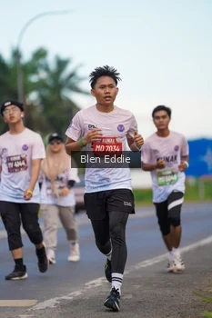 Runner Photo 1649842