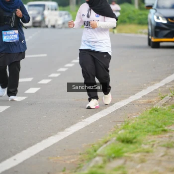 Runner Photo 1649977