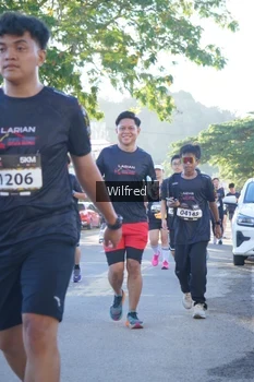 Runner Photo 1650103