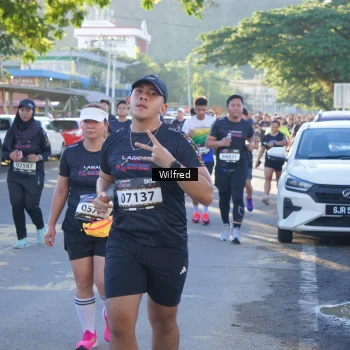Runner Photo 1650108