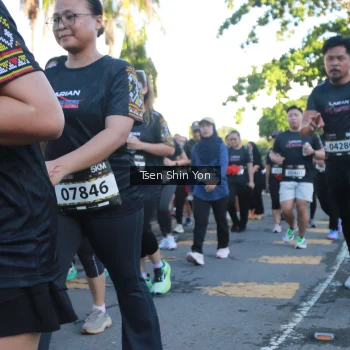 Runner Photo 1650180