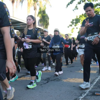 Runner Photo 1650199