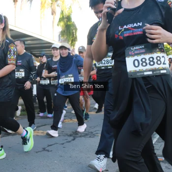 Runner Photo 1650200