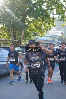 Runner Photo 1650262